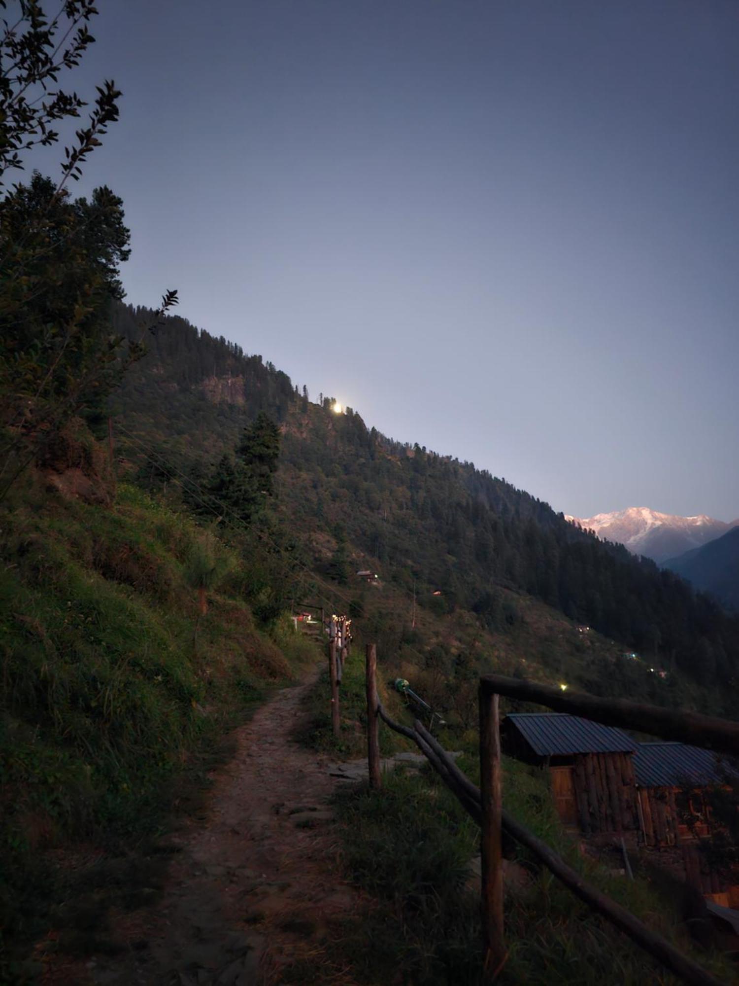 Parvatis Lap Luxury Hostel & Camps Kasol Esterno foto